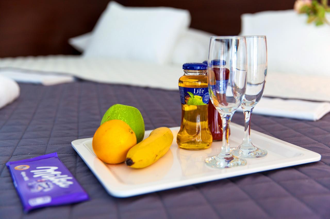 Corpus B - Hotel Albatros 울친 외부 사진